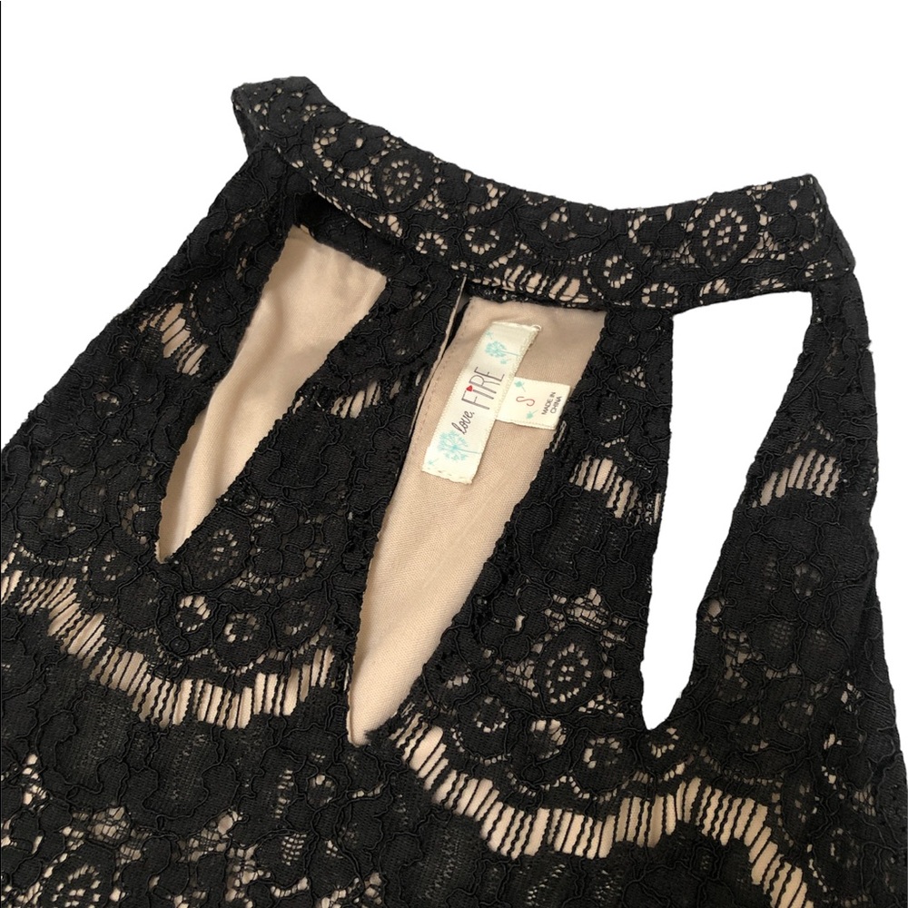 Black lace overlay shift dress - Picture 2 of 3
